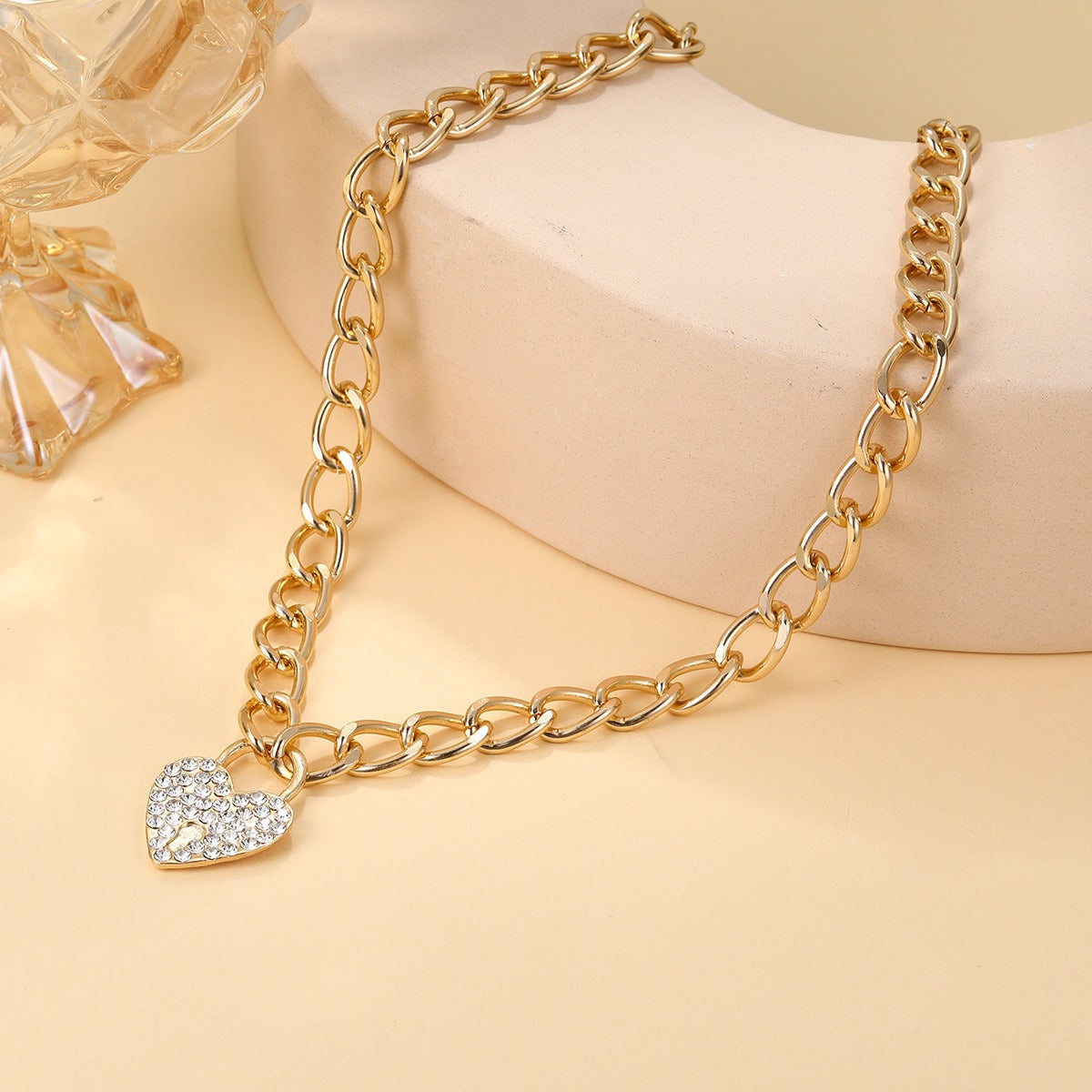 New Valentines Day Diamond Heart Thick Chain Necklace for Women's Individualized Hip Hop Style, Small Design, Fashion, Trendy Necklace