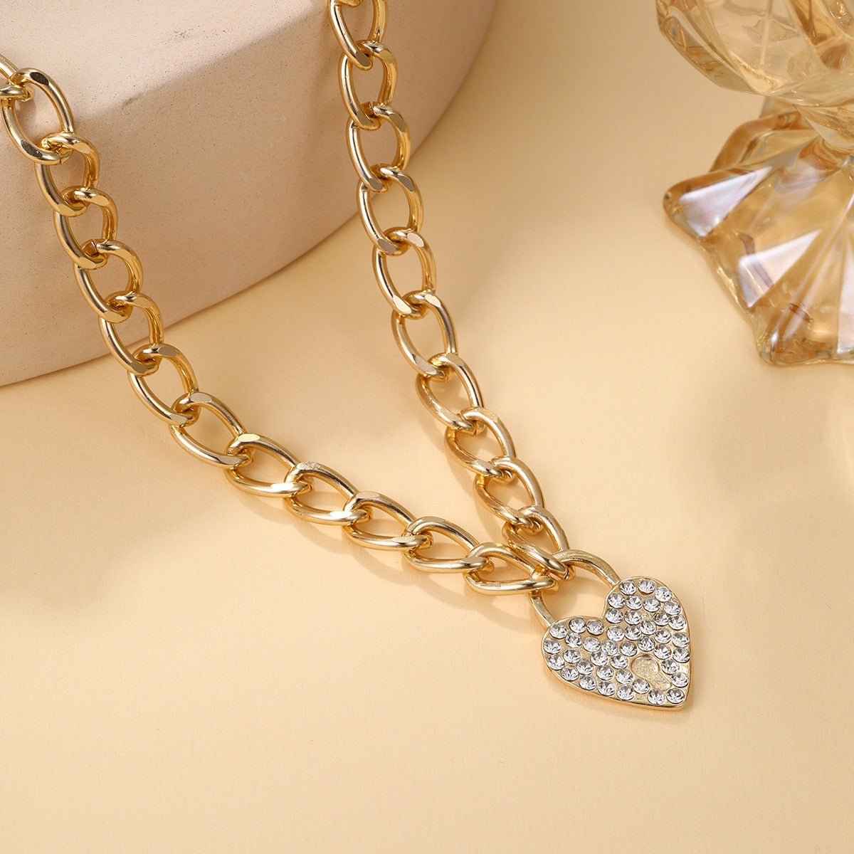 New Valentines Day Diamond Heart Thick Chain Necklace for Women's Individualized Hip Hop Style, Small Design, Fashion, Trendy Necklace